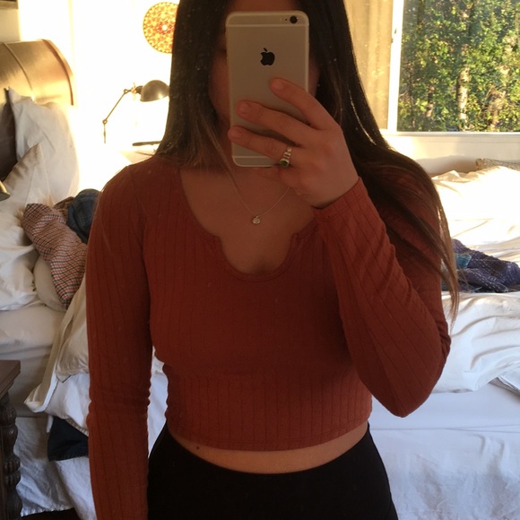 Crop top - Picture 2 of 4